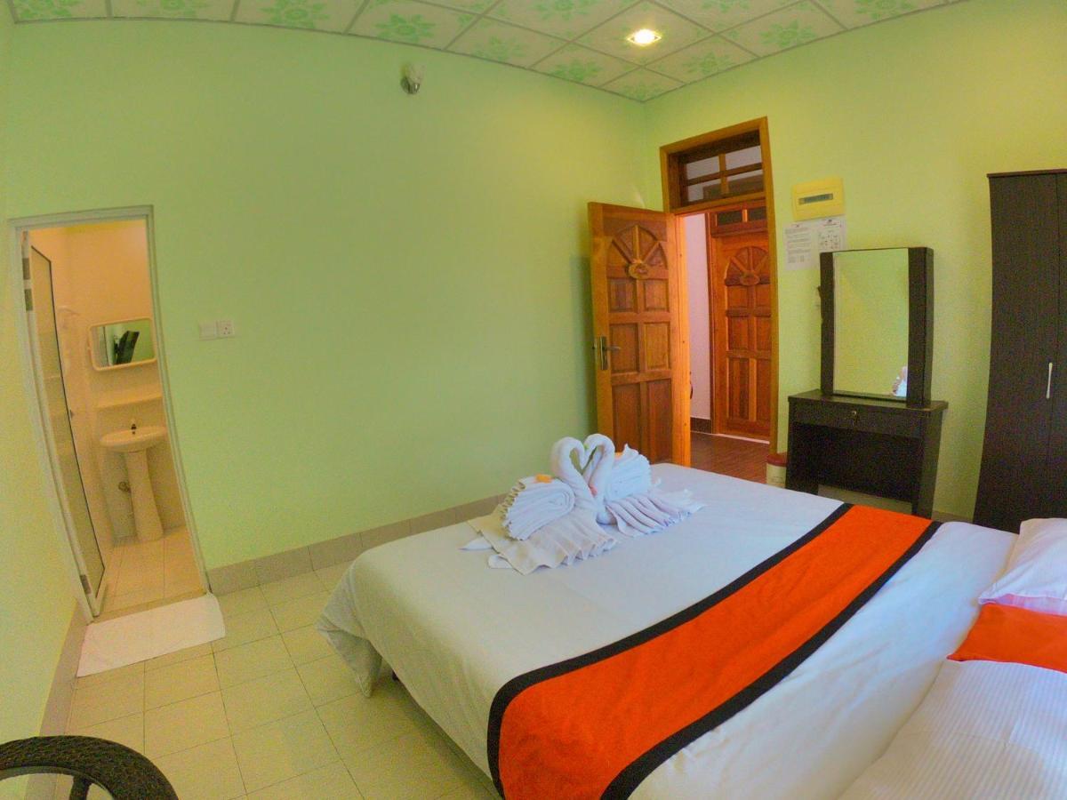 Ras Beach Inn Rasdhoo Bagian luar foto